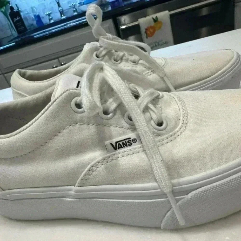 Vans women’s white on white chunky soles size 6 excellent!